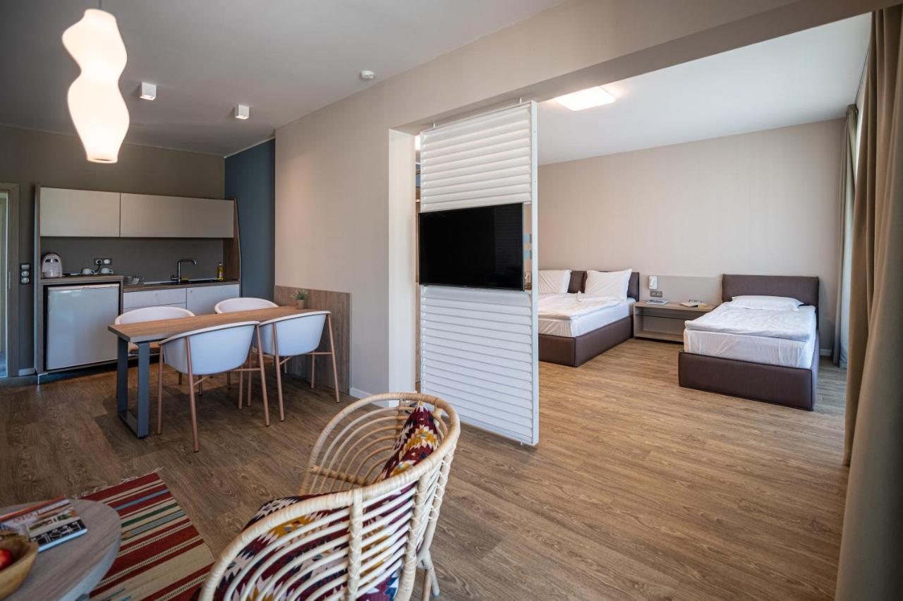 Romance Hotel And Family Suites Saints Constantine and Helena Екстер'єр фото